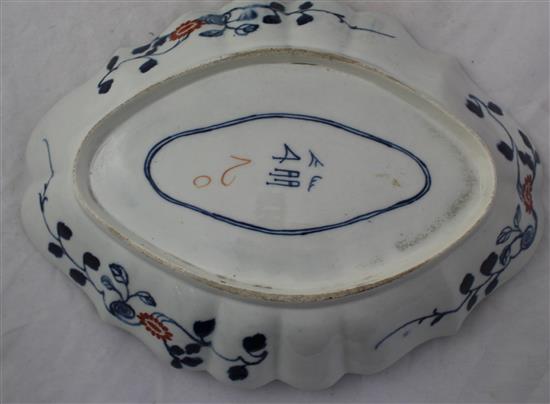 A pair of Worcester Old Japan Fan pattern lozenge shaped dishes, c.1770-5, length 29cm, small rim chip to one